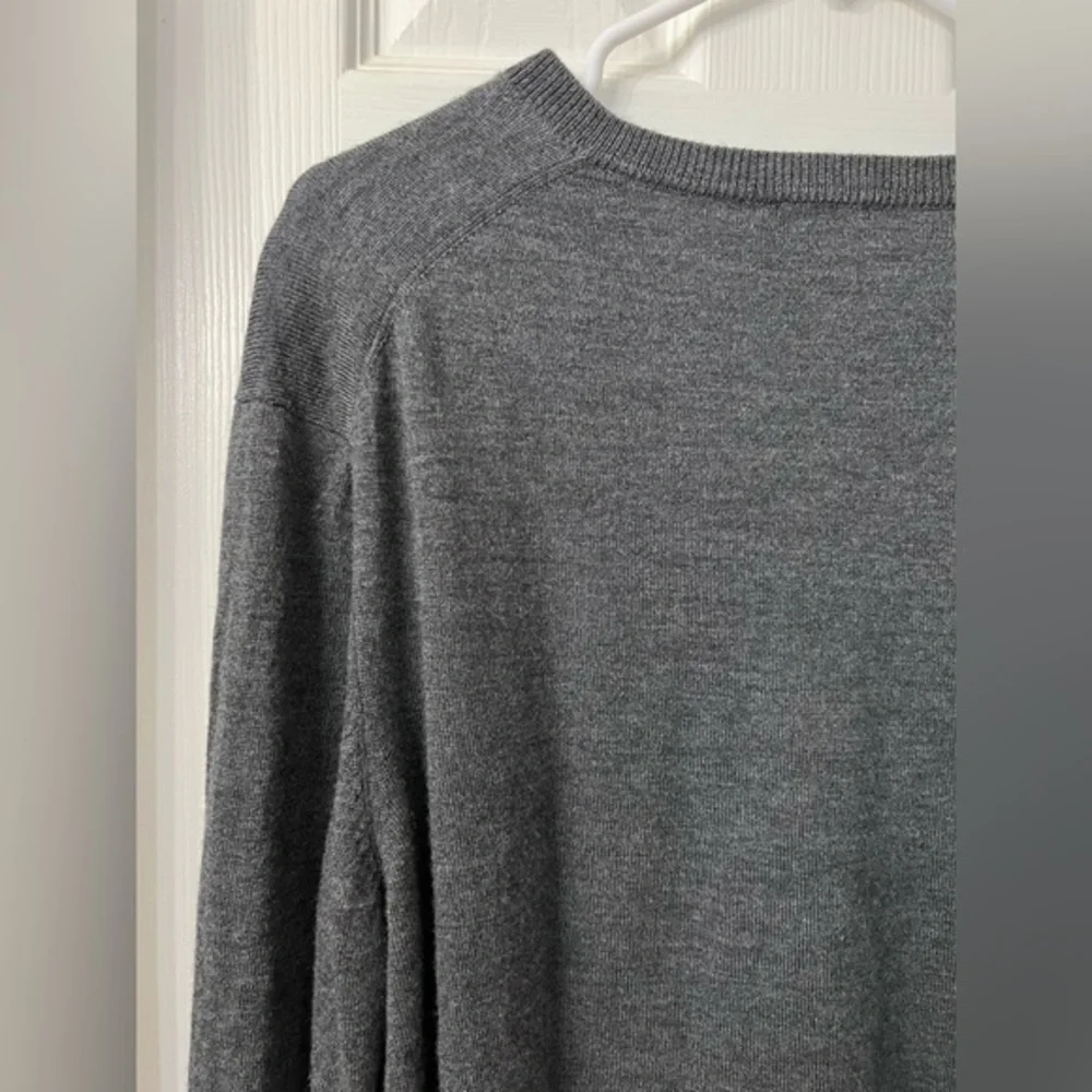 Men’s V Neck Sweater